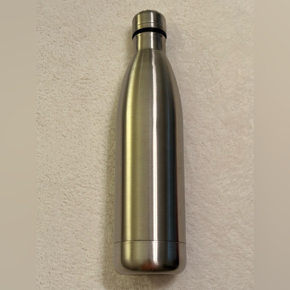 Stash spot located in a stainless steels steel water bottle. - Picture 5 of 5
